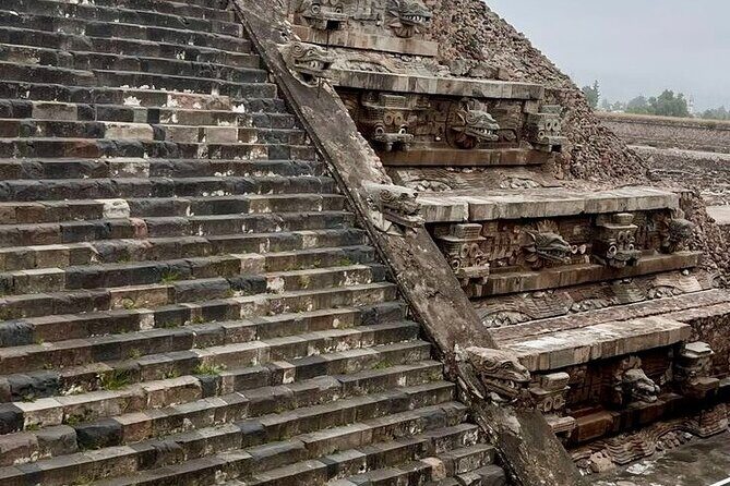 Teotihuacan: Pyramids, Caves & Culinary Experience - Meeting Point and Early Start: 7:30am Sets the Tone