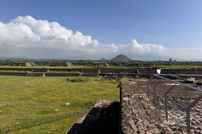 Teotihuacan: Pyramids, Caves & Culinary Experience - Stop 1: Teotihuacán Pyramids (and How to Not Miss the Layout)