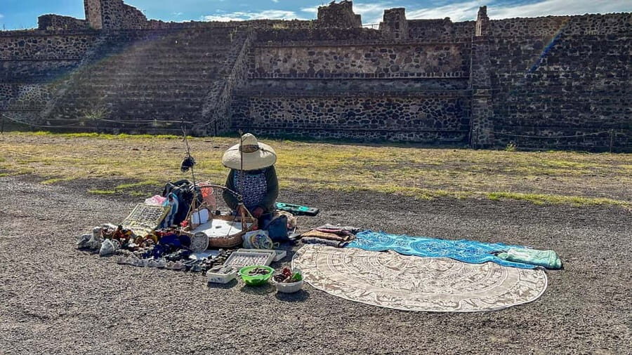 Teotihuacan Pyramids: Guided Tour with Entry Ticket Included - Key things you’ll notice on this Teotihuacan tour