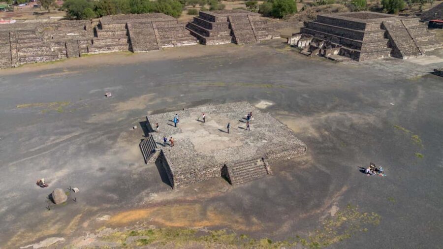 Teotihuacan Pyramids: Guided Tour with Entry Ticket Included - Avenue of the Dead: why the route feels like a story