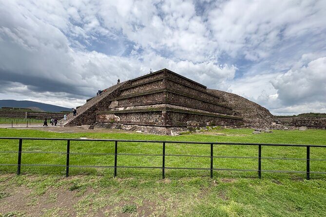 Teotihuacan Pyramids VIP Tour without Commercial Stops - Who the guide style is best for (and how to make the most of it)