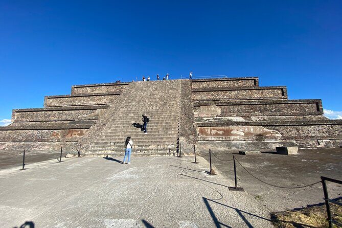 Teotihuacan Pyramids VIP Tour without Commercial Stops - Comfort and logistics: what you should pack for a 6-hour day