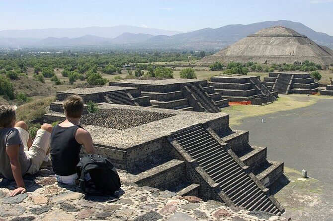 Teotihuacan, Shrine of Guadalupe & Tlatelolco - Lunch at La higuera and a liquor tasting you should actually look forward to