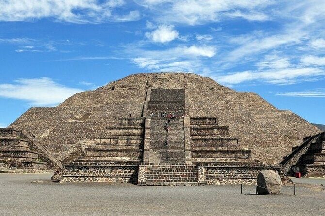 Teotihuacan, Shrine of Guadalupe & Tlatelolco - Transportation, timing, and the pickup reality you should verify