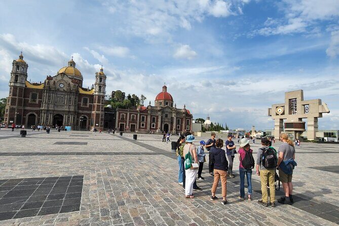 Teotihuacan: The myth of the gods + secret murals (New route) - Avenue of the Dead to the 65-meter Pyramid of the Sun: scale with context