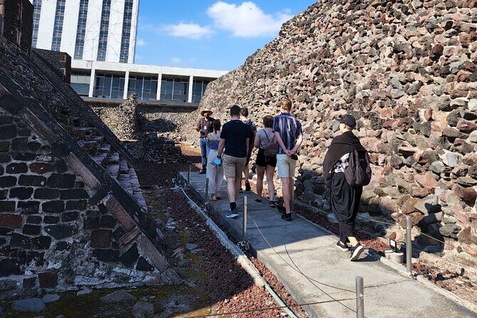 Teotihuacan: The myth of the gods + secret murals (New route) - Palacio de Zacuala: a lesser-known mural stop where everyday religion shows up