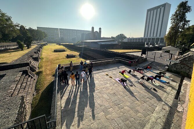 Teotihuacan Tour with Basilica of Guadalupe and Tlatelolco - Stop 2: Artesanías Poncho craft house, replicas, and drink tastings
