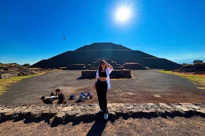 Teotihuacan without crowds, without tourist traps. - Optional craft workshops: when you want the human side