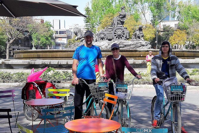 The best of Mexico City Bike Experience EXPRESS - The ride on Reforma’s key bike lane: seeing the city at speed