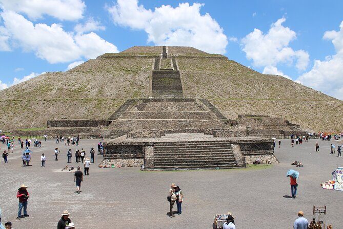 The best tour to Teotihuacán from Mexico City - Stop 1: Central Mexico City pickup (and why it’s more important than it sounds)
