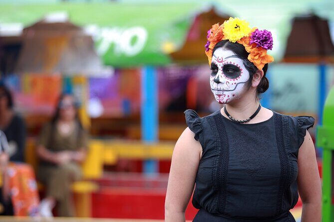 The real "Dia de muertos" tour in Mixquic + secret cemetery - Stop 1: Xochimilco trajineras, singing Catrina, and mariachi