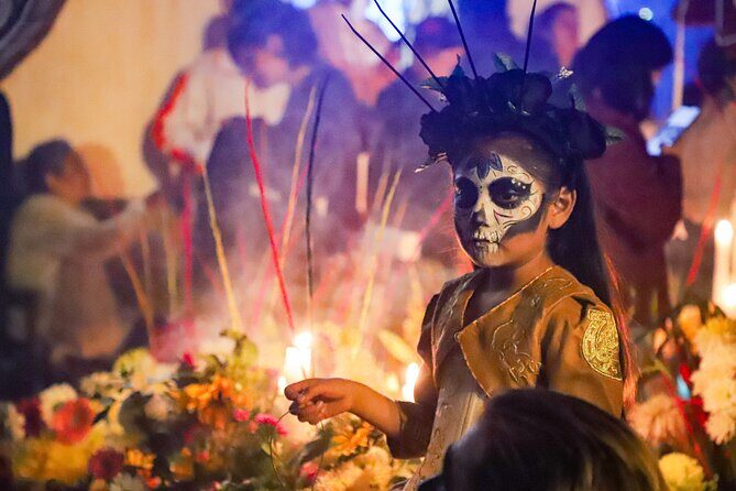 The real "Dia de muertos" tour in Mixquic + secret cemetery - Stop 2: San Antonio Tecómitl cemetery stop for the everyday feel