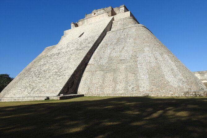 The secrets of Uxmal, Cenote and home made food - Uxmal with your guide: how the timing works on site