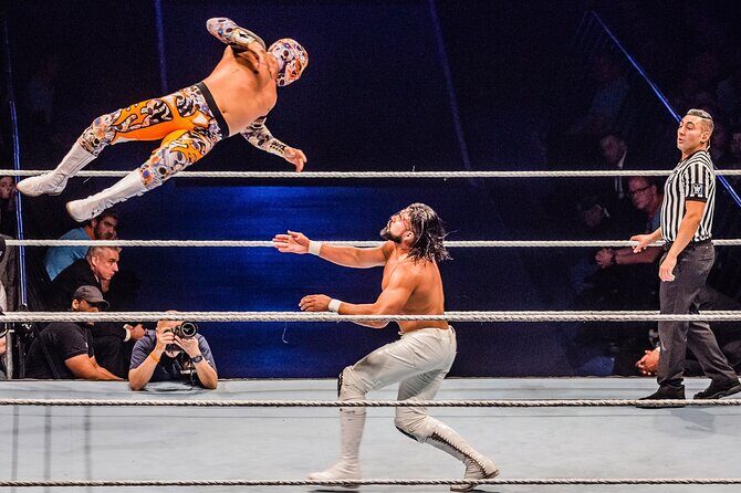 Ticket to Wrestling Show without lining up - Inside the ring: Rudos vs Técnicos and the mask tradition