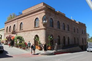 Todos Santos tour & Hotel California - Hotel California: what to expect and how to manage access