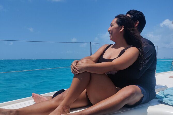 Top Isla Mujeres Catamaran Tour with Snorkel Open Bar and Buffet lunch - Open bar time: unlimited drinks with a party pace