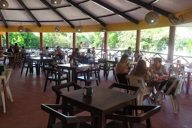 Tour de Dia a Chichén Cenote Ik Kil Cenote Suytun y Valladolid - Chichén Itzá with a certified guide: what you’ll see and how to enjoy the walk