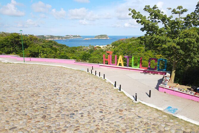 Tour in Huatulco and Playa La Entrega - Stop 1: Las Letras de Huatulco and Punta de Santa Cruz viewpoints