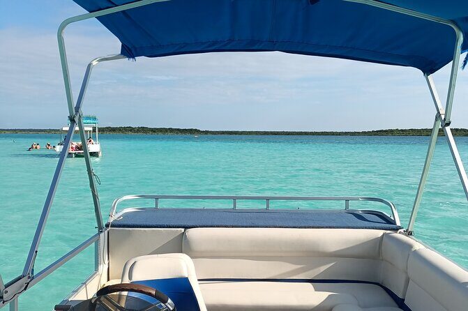 Tour of the Lagoon of Bacalar on pontoon -Collective- - Lago Bacalar stop: the waterhole behind the colors