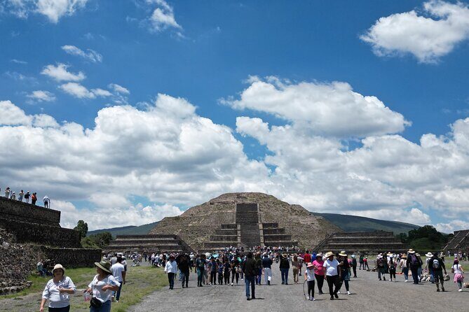 Tour to Teotihuacan with visit to ancient caves and CDMX transportation - How the CDMX pickup and Teotihuacan day plan works
