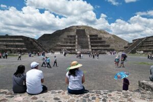 Tour to Teotihuacan with visit to ancient caves and CDMX transportation - Las Cuevas: the narrow cave walk and why it’s not just a detour
