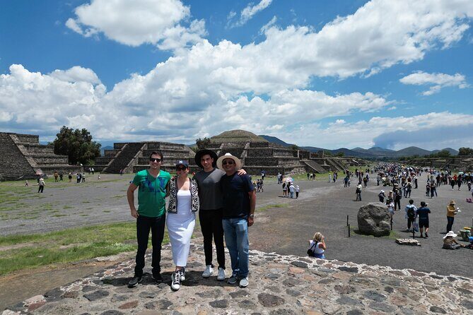 Tour to Teotihuacan with visit to ancient caves and CDMX transportation - Pyramids of Teotihuacan in 2 hours: what to focus on