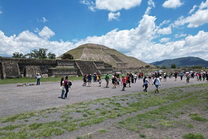 Tour to Teotihuacan with visit to ancient caves and CDMX transportation - Huehueteotl lunch near the ruins: good food, but expect to pay