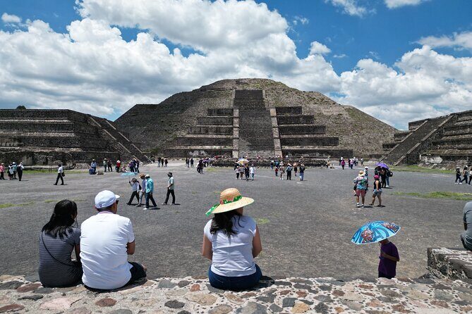 Tour to Teotihuacan with visit to ancient caves and CDMX transportation - Las Cuevas: the narrow cave walk and why it’s not just a detour