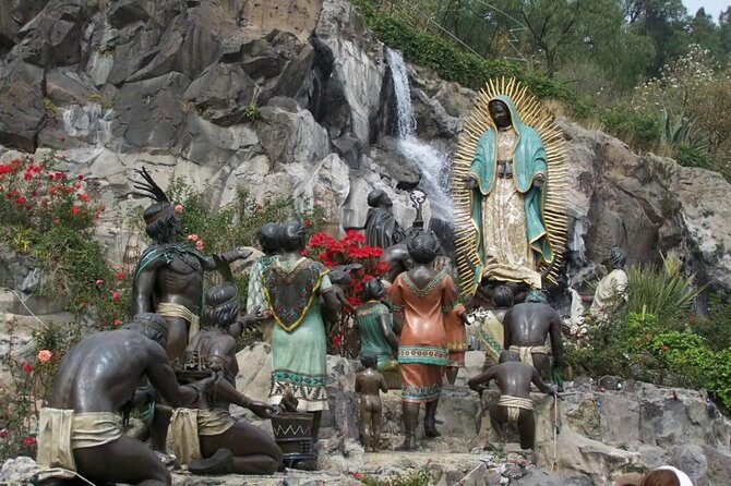 Tour to the Pyramids of Teotihuacán and Basilica of Guadalupe - Guides and group size: why Rafael and Carlos can matter