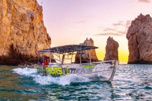 Tours in Cabo, Paseo al Arco and Fin de la Tierra in the only Clear Boat - Where you meet (and why timing matters)