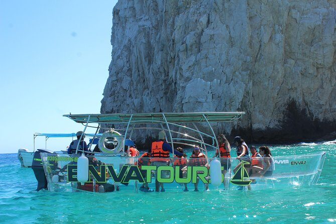 Tours in Cabo, Paseo al Arco and Fin de la Tierra in the only Clear Boat - Guide + captain teamwork makes the ride feel smooth
