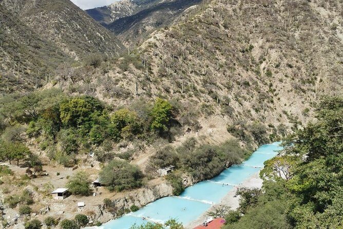 Travel to Tolantongo: Transportation and tickets - The drive from Mexico City: comfort, timing, and motion-sickness reality