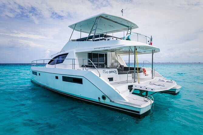 Tulum All Inclusive DJ Party – 51' Leopard PowerCat 4h - DJ onboard energy: how to enjoy it without it feeling chaotic