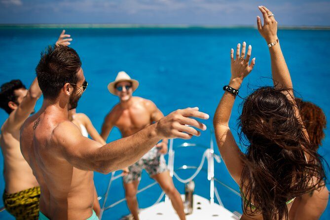 Tulum All Inclusive DJ Party – 51' Leopard PowerCat 4h - The crew vibe: attentive service that makes the boat feel personal