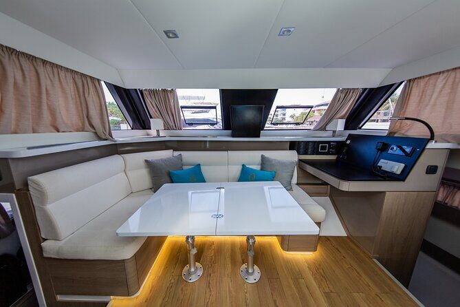 Tulum: Luxury Sail & Snorkel – All Inclusive 34' Catamaran - Onboard dining: a la carte choices that don’t feel basic