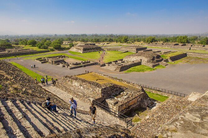 Unlock Teotihuacan Pyramids: Private Tour & Delicious Local Lunch - What to Pack for 8 Hours, Sun, and Wind