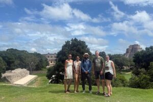 Uxmal, two Amazing Cenotes & Local Food Tour from Mérida - Muna lunch stop: a real Yucatán break (not just a quick pit stop)