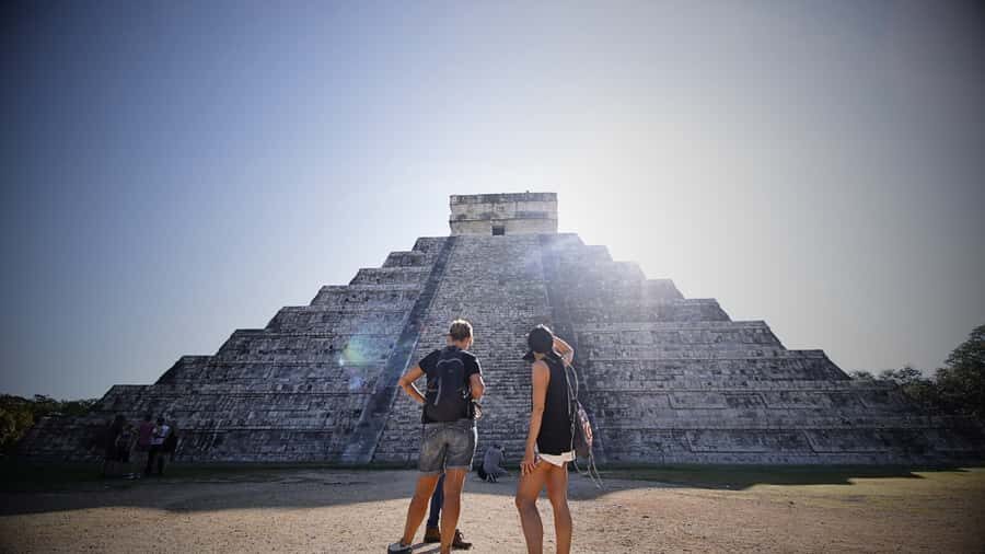Valladolid: Chichén Itzá + 2 Cenotes Shared Transportation - Chichén Itzá timing, 2.5 hours, and what to do with your feet