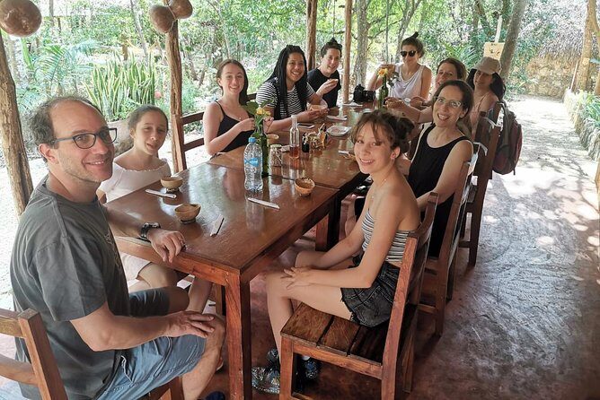 Valladolid Mayan Bees Tour with Lunch or breakfast and Honey Tasting - Opening a hive: architecture you can actually see