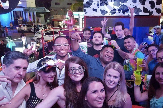 VIP Nightclub Tour in Playa del Carmen - The 3:00 am Wrap-Up: Beachside Bar and Fire Show
