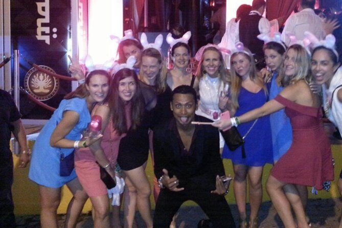 VIP Nightclub Tour in Playa del Carmen - The Night’s Flow: Three Stops on Playacrawl