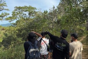 Visit the Sanctuary of the Guacamayas in free life - Meeting at Gasolinera Pemex and Riding 45 Minutes Into the Hills