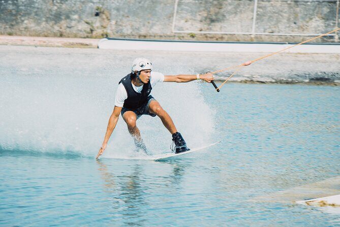 Wakeboarding Session in Playa Del Carmen - Wakeboarding at Mayan Water Complex: the lake-circuit format