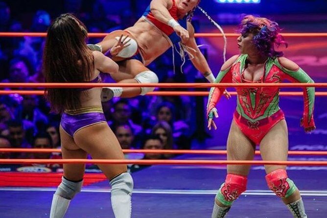 Wrestling show and a Mexican dinner - Arena Mexico: the 2-hour lucha libre show experience