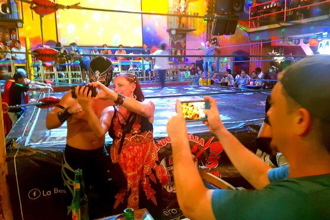 Wrestling SHOW TACOS & TEQUILA TASTING - Stop 1: Lucha Libre Acapulco With a Host in Your Ear