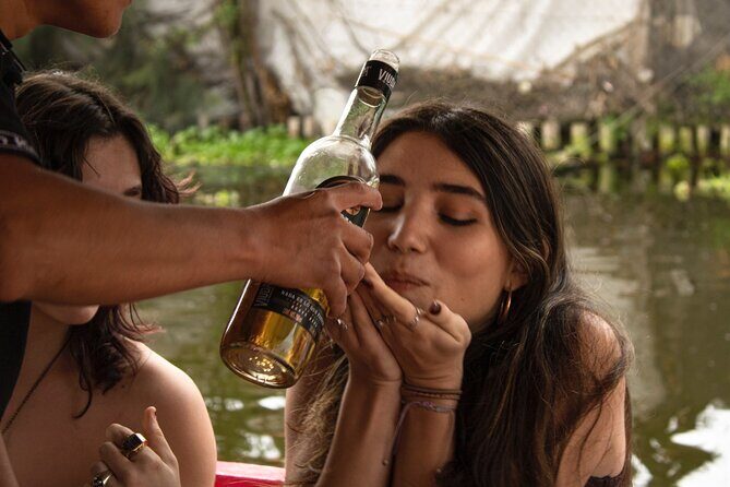 Xochimilco BOAT LIGHT PARTY WITH 1 DRINK AND 4 TAQUITOES + 18 - Meeting at Canoas el Chango San Jerónimo: Getting There Without Stress