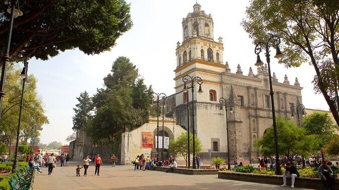 XOCHIMILCO & COYOACAN (Private) - Guide quality: why the private format can be a win