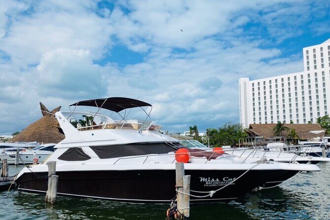 Yacht 48ft Rental in Cancun for up to 15 people - Price per group: when $295 feels like a smart deal