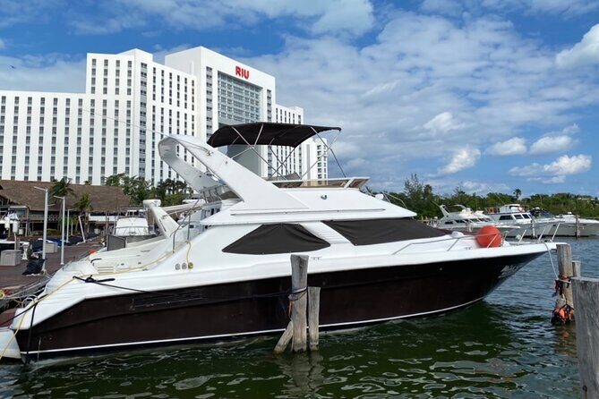 Yacht 48ft Rental in Cancun for up to 15 people - Who this Cancun yacht charter suits best
