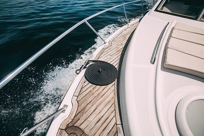 Yacht Meridian 40FT Best Private Rental in Cancun - Drinks and the alcohol question: know what’s included before you arrive
